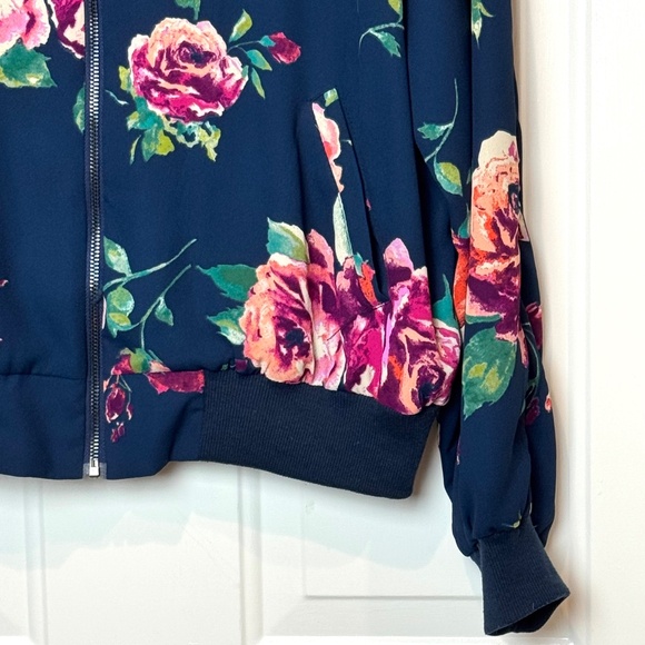 Everly Floral Bomber Jacket, EUC, Lined, Size Medium - Picture 3 of 8
